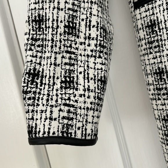 Calvin Klein Black and White Open Trench Coat Size 4 - Picture 3 of 8